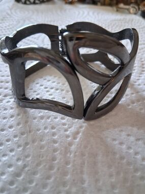 Open Link Hinged Cuff Bracelet - Gunmetal Tone